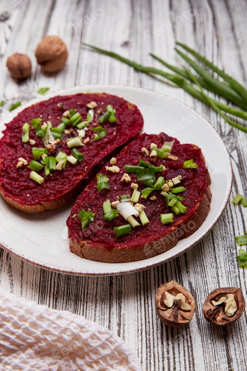 Preview: Beetroot spread with spring young onion and walnuts sandwiches. Healthy vegan food