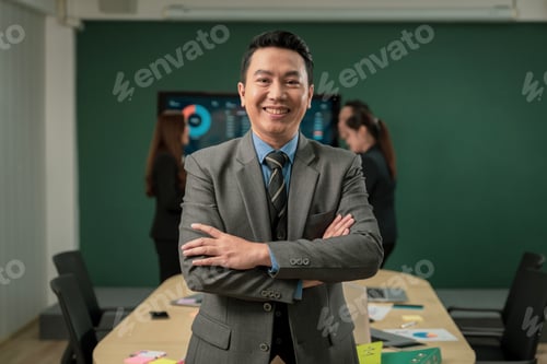 Preview: Modern Asian businessman with high confidence Committed to working together
