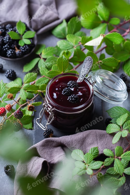 Preview: Homemade blackberry jam or confiture, cooking, preserving at home