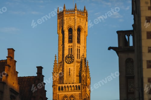 Aperçu: famous belfort tower at sunlight, brugge, belgium