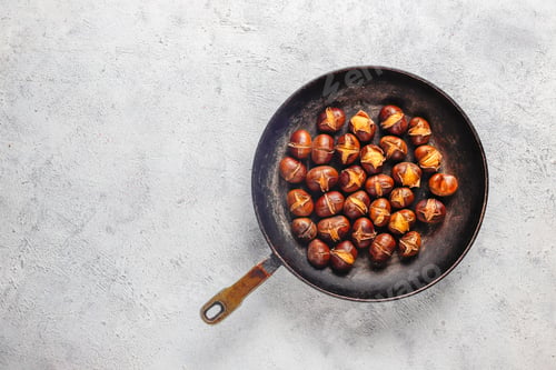 Preview: Tasty roasted organic chestnuts.