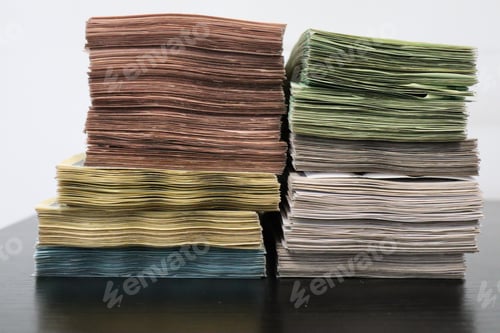 Preview: Romanian leu banknotes on a black surface