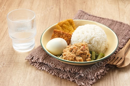 Preview: Nasi Gudangan, Indonesian food