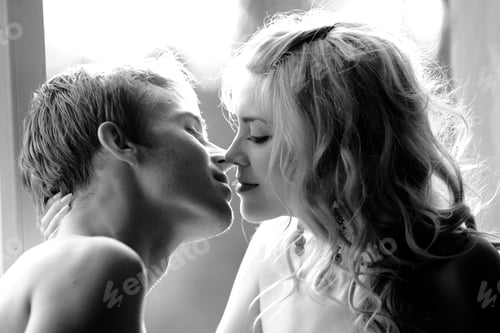 Preview: Black and white photo of a young couple