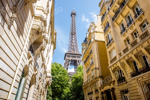 Preview: Cityscape view of Paris