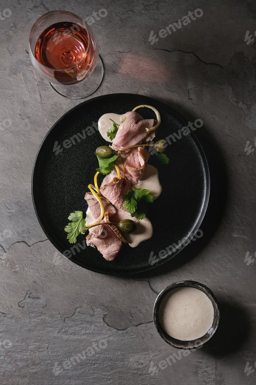 Preview: Veal with tuna sauce vitello tonnato