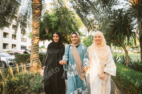 Preview: Arabic women in Dubai