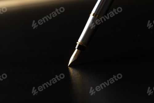 Preview: Fountain pen with clipping path on black background