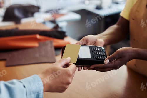 Preview: Contactless Payment in Small Business Shop