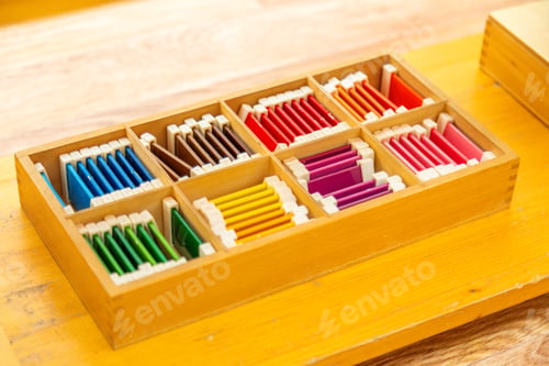 Preview: Montessori color tablets neatly stored in a wooden box