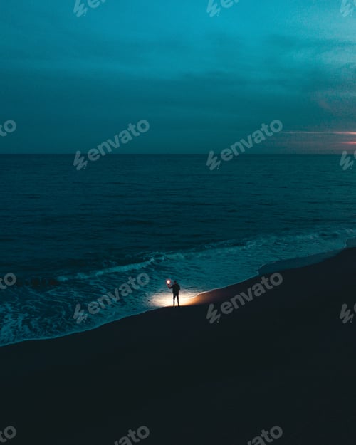 Preview: Boy looks into infinity. Look beyond the horizon