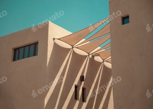Preview: Light and shadow on the wall
