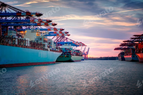 Preview: Germany, Hamburg, container ships in harbor
