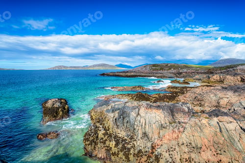 Preview: Sunny blue skies over the rocky shore at Seilebost