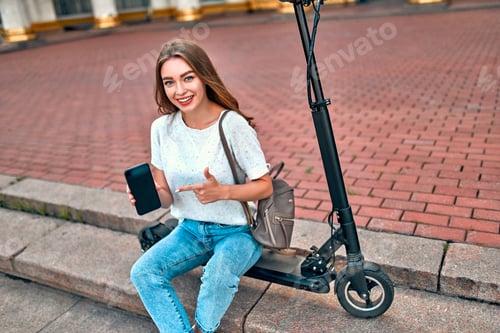 Preview: Students near a campus