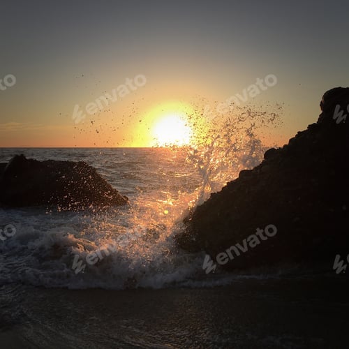 Preview: Beautiful and moody ocean sun setting over the Pacific