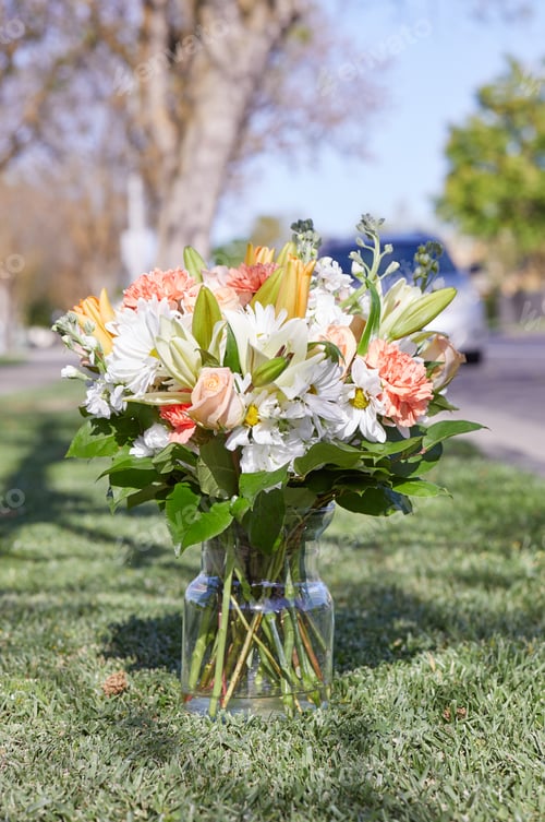 Preview: Vertical photo of bunch of flowers in the flower vase