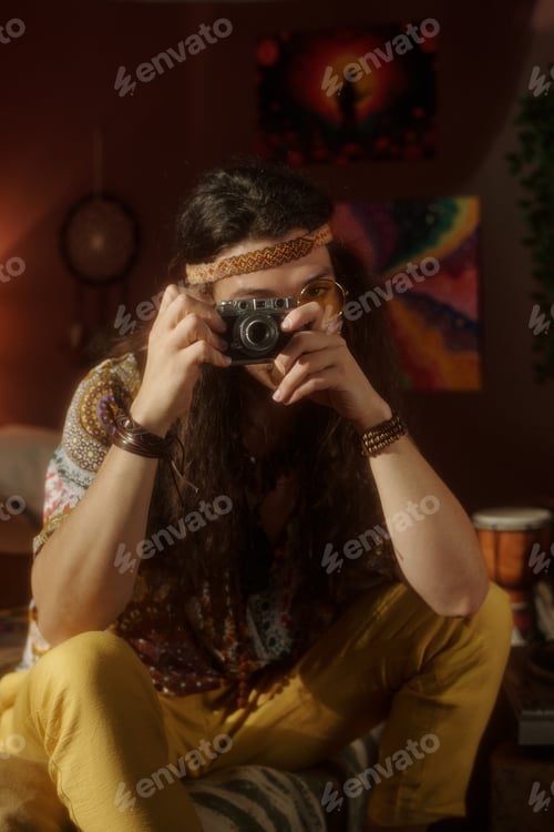 Preview: Capturing Bohemian Lifestyle in Cozy Room Setting