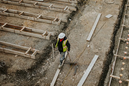 Preview: Workers in the construction site
