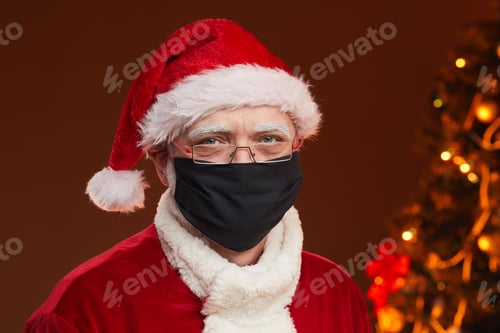Preview: Santa Claus in mask