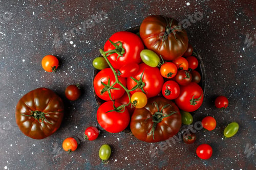 Preview: Fresh organic various tomatoes.