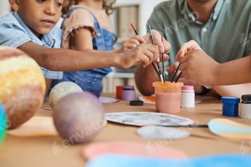 Preview: Kids Paining in Art and Craft Class