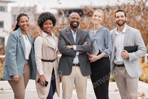 Preview: Team, portrait and business people with arms crossed in the city for corporate teamwork and diversi