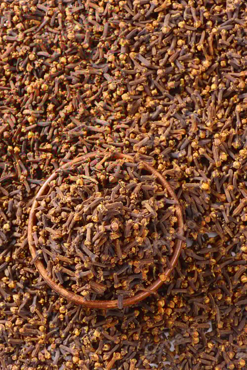 Preview: Bowl of dried cloves
