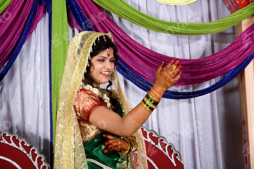 Preview: Indian bride wearing traditional wedding cloths in marriage ceremony.
