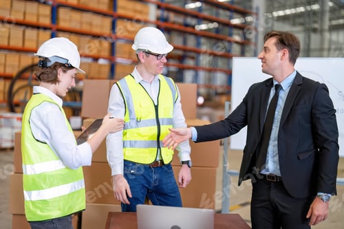 Preview: Group of worker working in warehouse