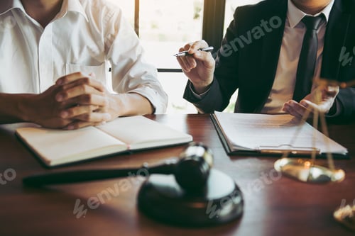 Preview: Lawyer explained to the client about the law that must be brought against the court case.