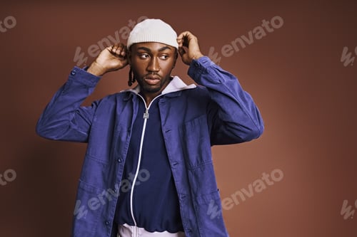 Preview: Elegant Blue Jacket, White Hat: Stylish Man