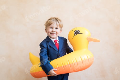 Preview: Happy young businessman ready to travel