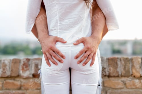 Preview: Sexual desire displayed by adults in love