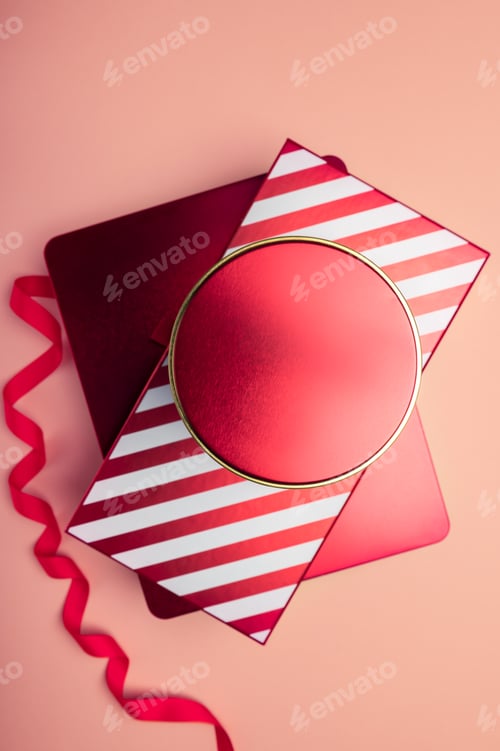 Preview: Red and white boxes for gifts