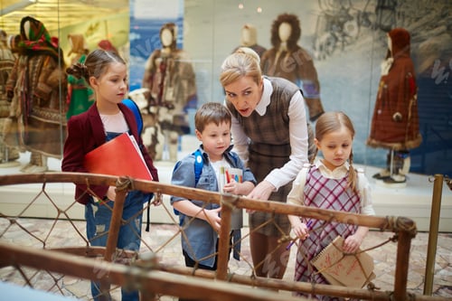 Preview: Guiding in museum