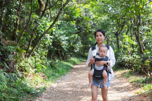 Preview: Mum go hiking with her baby son baby carrier