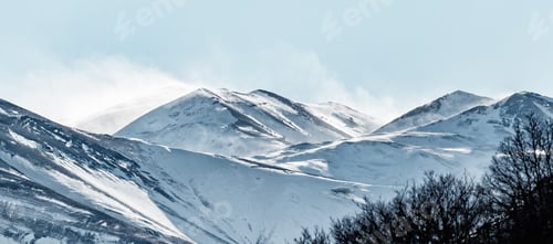 Preview: Mountain peaks covered with snow