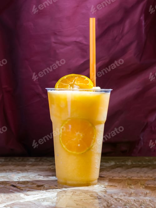 Preview: Orange juice frappe tastes fruit sweet and sour in glass