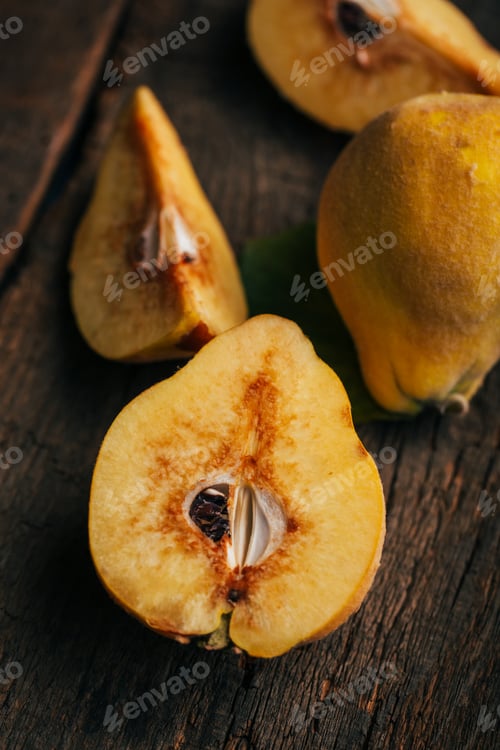 Preview: Quince fruit