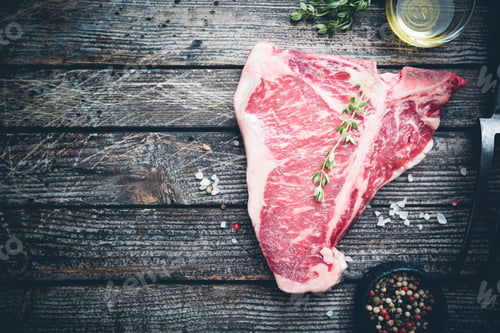 Preview: Raw T-bone Steak