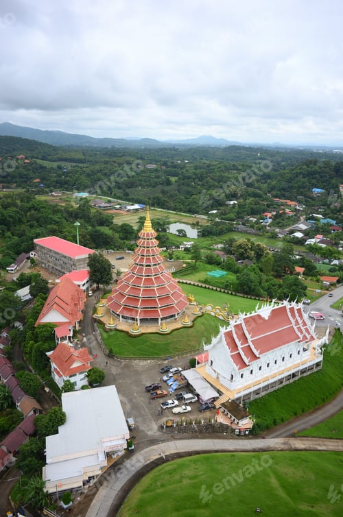Preview: Vertical shot of the Wat Huay Pla Kang Mae in Thailand