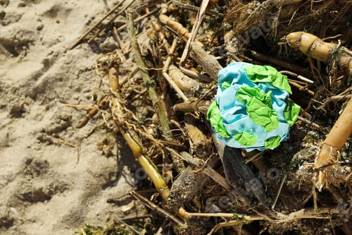 Preview: Pollution of the water body with plastic waste and garbage