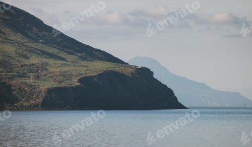 Vista previa: Isla Stromboli con un volcán activo en el mar Tirreno. Italia. Antecedentes de la naturaleza