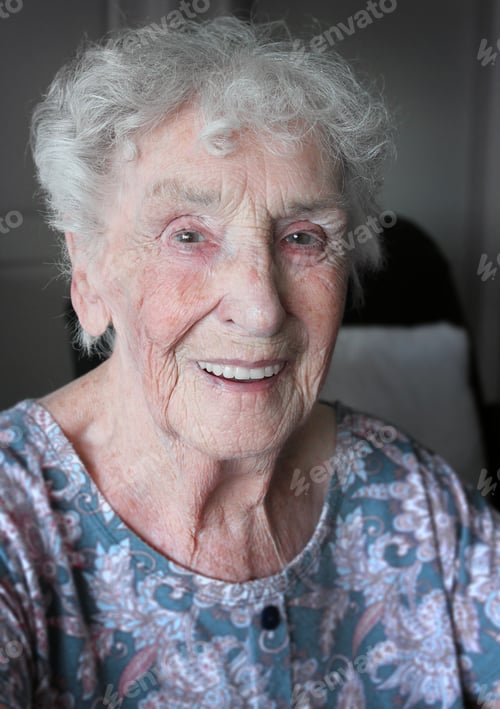 Preview: Smiling older lady, mother and grandmother