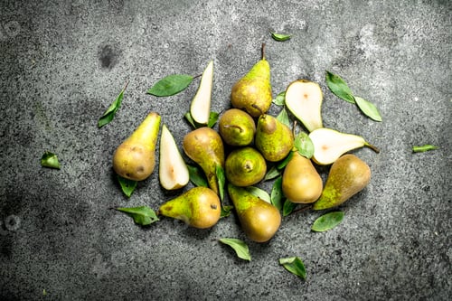 Preview: Ripe pears with leaves.