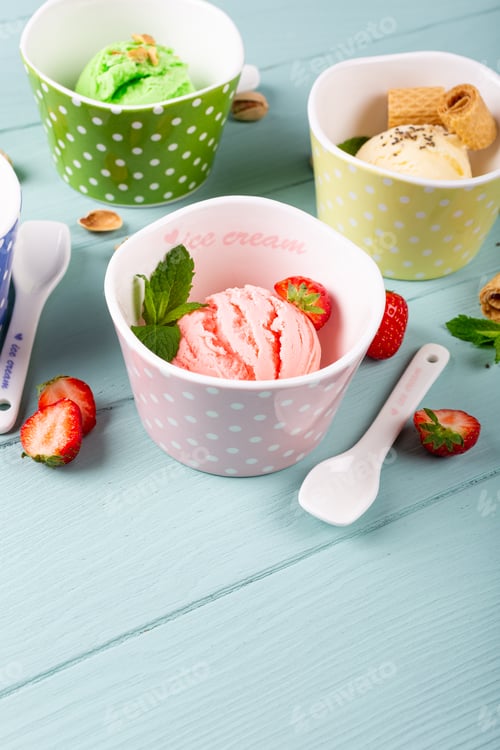 Preview: Homemade assorted ice cream in a bowl