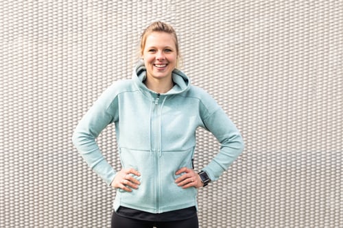 Preview: Sportive woman portrait, smiling blonde athlete