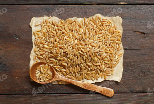 Preview: Pile of Kamut grain with a spoon