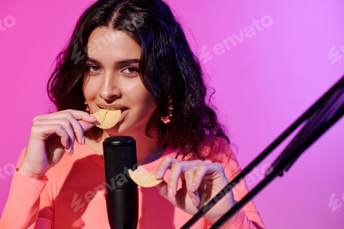 Preview: Making Crunchy Eating Sounds At Studio